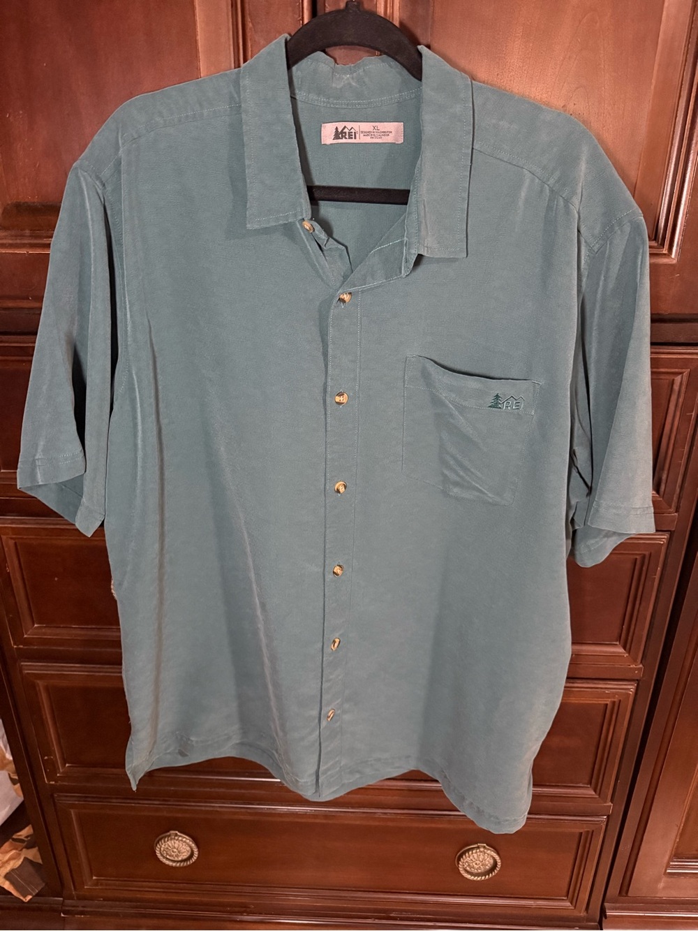 REI men’s XL short sleeve button down shirt